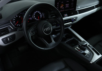 Подержанный автомобиль Audi A4 Sedan 2021 года (13 фото)
