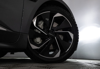 Подержанный автомобиль Zeekr 001 2023 года (33 фото)