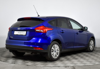 Подержанный автомобиль Ford Focus Hatchback 2015 года (5 фото)