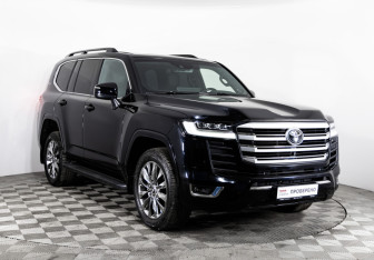 Подержанный автомобиль Toyota Land Cruiser Suv 2021 года (3 фото)