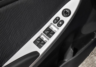 Подержанный автомобиль Hyundai Solaris Sedan 2011 года (10 фото)