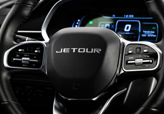 Подержанный автомобиль Jetour X70 2024 года (13 фото)