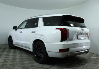 Подержанный автомобиль Hyundai Palisade 2022 года (8 фото)