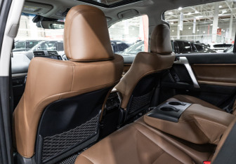 Подержанный автомобиль Toyota Land Cruiser Prado 2021 года (12 фото)