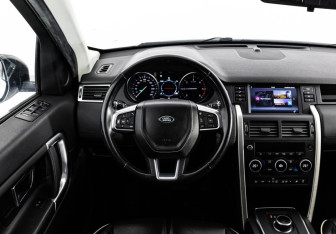 Подержанный автомобиль Land Rover Discovery Sport 2018 года (11 фото)