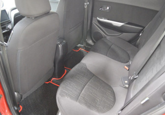 Подержанный автомобиль Kia Rio Hatchback 2013 года (11 фото)