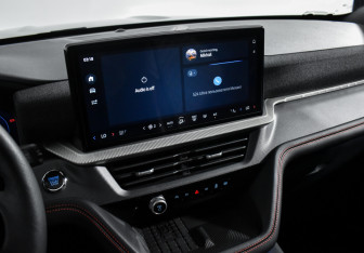 Подержанный автомобиль Ford Explorer 2024 года (21 фото)