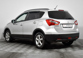 Подержанный автомобиль Suzuki SX4 Hatchback 2019 года (7 фото)