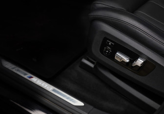 Подержанный автомобиль BMW X7 2020 года (30 фото)