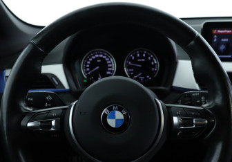 Подержанный автомобиль BMW X1 2019 года (18 фото)