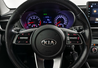 Подержанный автомобиль Kia Optima Sedan 2019 года (16 фото)