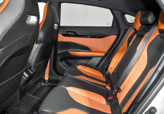 Подержанный автомобиль Changan UNI-V 2023 года (17 фото)