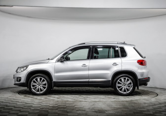 Подержанный автомобиль Volkswagen Tiguan 2013 года (8 фото)