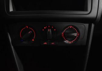 Подержанный автомобиль Volkswagen Polo Sedan 2017 года (15 фото)