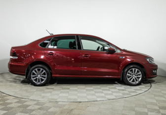 Подержанный автомобиль Volkswagen Polo Sedan 2019 года (4 фото)