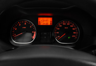 Подержанный автомобиль Renault Duster 2015 года (16 фото)