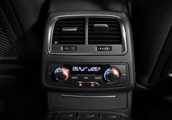 Подержанный автомобиль Audi A6 Sedan 2011 года (16 фото)