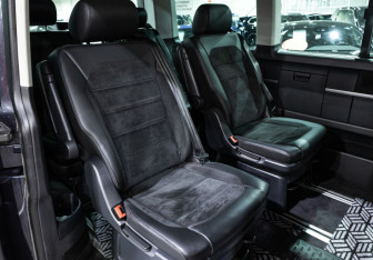 Подержанный автомобиль Volkswagen Multivan 2019 года (10 фото)