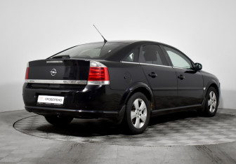 Подержанный автомобиль Opel Vectra Liftback 2008 года (5 фото)