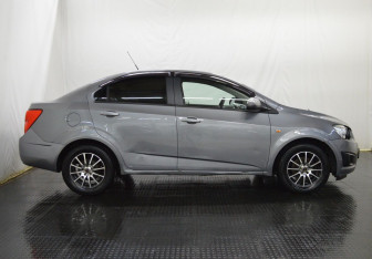 Подержанный автомобиль Chevrolet Aveo Sedan 2012 года (4 фото)