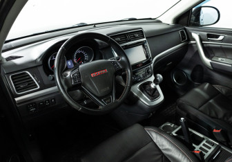 Подержанный автомобиль Haval H6 2018 года (11 фото)