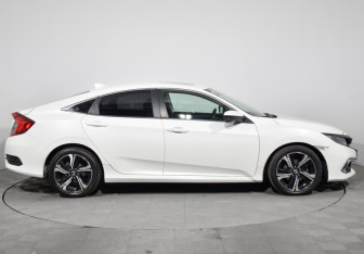 Подержанный автомобиль Honda Civic Sedan 2020 года (4 фото)