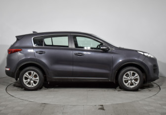Подержанный автомобиль Kia Sportage 2017 года (4 фото)