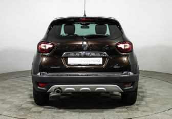Подержанный автомобиль Renault Kaptur 2017 года (6 фото)