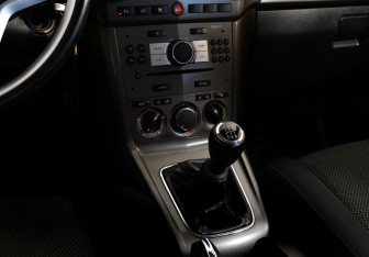 Подержанный автомобиль Opel Antara 2008 года (12 фото)