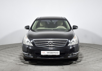 Подержанный автомобиль Nissan Teana 2011 года (2 фото)