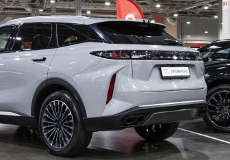 Подержанный автомобиль Exeed RX 2024 года (12 фото)