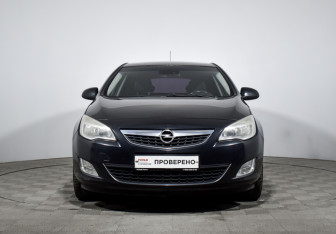 Подержанный автомобиль Opel Astra Hatchback 2011 года (2 фото)