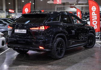 Подержанный автомобиль Lexus RX 2020 года (7 фото)