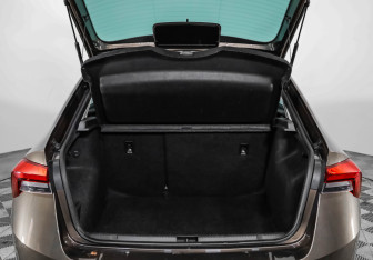 Подержанный автомобиль Skoda Rapid Liftback 2021 года (20 фото)