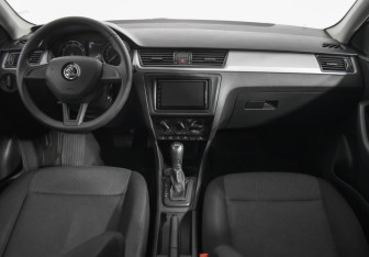 Подержанный автомобиль Skoda Rapid Liftback 2018 года (13 фото)