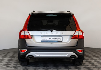 Подержанный автомобиль Volvo XC70 2012 года (6 фото)