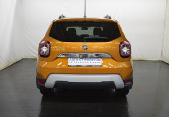 Подержанный автомобиль Renault Duster 2022 года (6 фото)