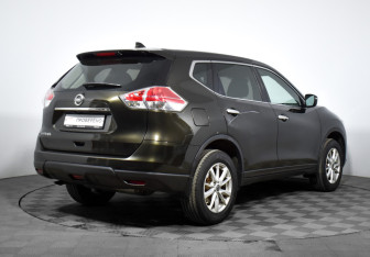 Подержанный автомобиль Nissan X-Trail 2017 года (5 фото)