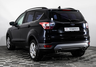 Подержанный автомобиль Ford Kuga 2017 года (7 фото)