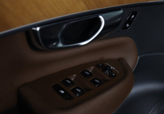 Подержанный автомобиль Volvo XC90 2021 года (15 фото)