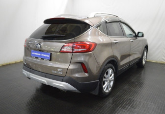 Подержанный автомобиль FAW Besturn X80 2019 года (5 фото)