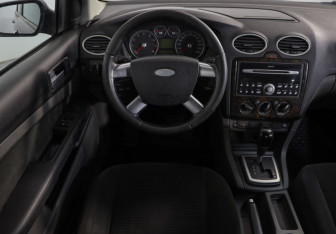 Подержанный автомобиль Ford Focus Sedan 2007 года (9 фото)