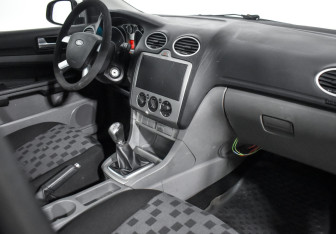 Подержанный автомобиль Ford Focus Sedan 2009 года (12 фото)