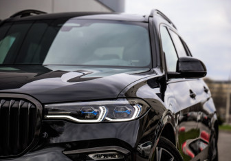 Подержанный автомобиль BMW X7 2020 года (2 фото)