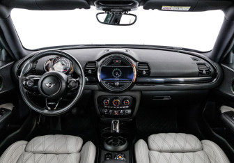 Подержанный автомобиль MINI Clubman Wagon 2019 года (10 фото)
