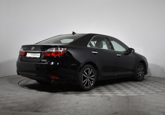 Подержанный автомобиль Toyota Camry Sedan 2017 года (5 фото)