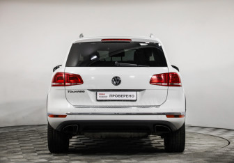 Подержанный автомобиль Volkswagen Touareg 2015 года (6 фото)