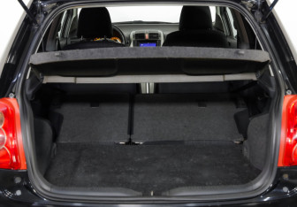 Подержанный автомобиль Toyota Auris Hatchback 2007 года (29 фото)