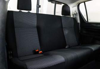 Подержанный автомобиль Toyota Hilux 2022 года (21 фото)