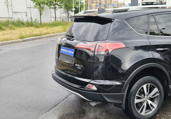 Подержанный автомобиль Toyota RAV4 2016 года (7 фото)